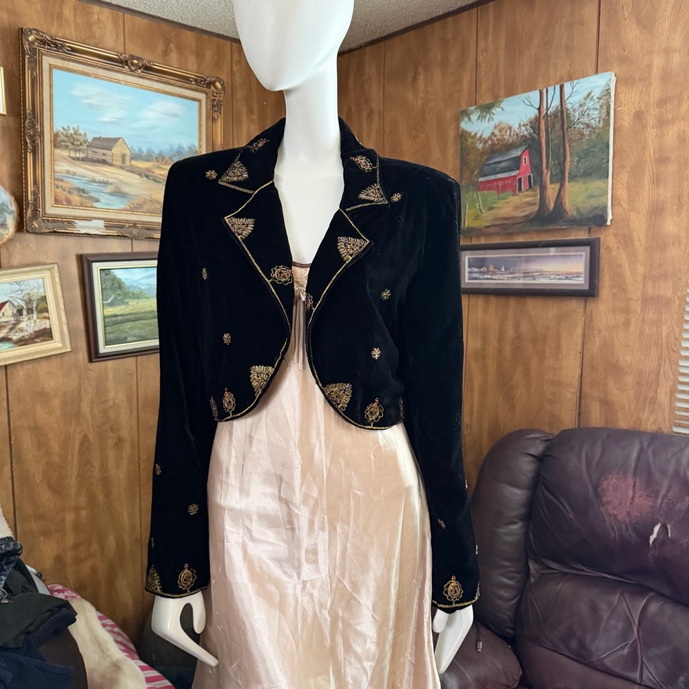 Anne Carson Black Velvet Embroidered Blazer Bolero - Picture 2 of 5